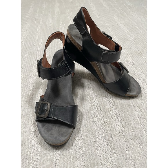 Taos Buckle Up black leather & cork ankle strap wedge sandals size US 8-8.5 (39) - Picture 1 of 9